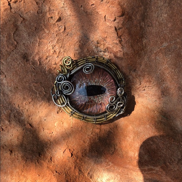 Wire Wrap Reversible Eye Pendant - Picture 3 of 7